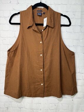 NWT GAP size LT brown sleeveless shirt